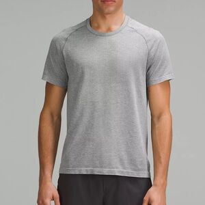 lululemon athletica Heather Gray Short Sleeve Tee